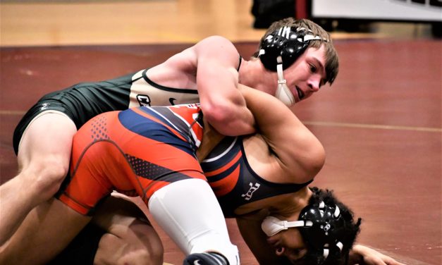 Catawba Ridge wrestling grabs two wins on the mat