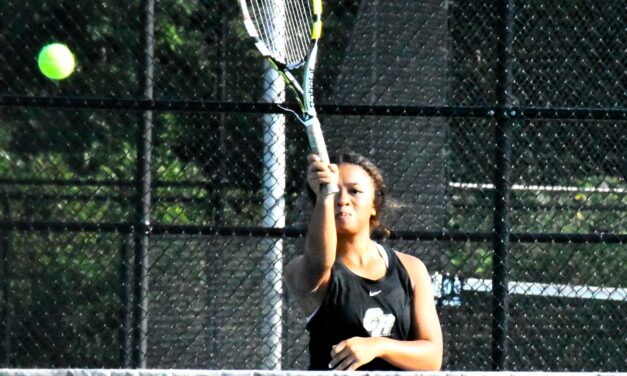 Catawba Ridge rolls along to stay undefeated in region tennis (Sept. 21 Roundup)