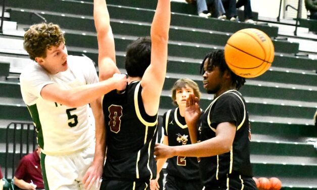 Catawba Ridge cruises in host tournament; Jackets fall to open (Dec. 28 Roundup)