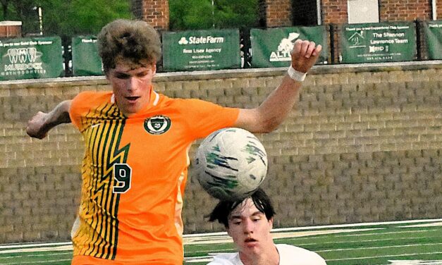 Jackets top Catawba Ridge in region battle (April 4 Roundup)